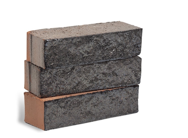 Декоративный полнотелый колотый кирпич «Черный гранат» 0,5НФ